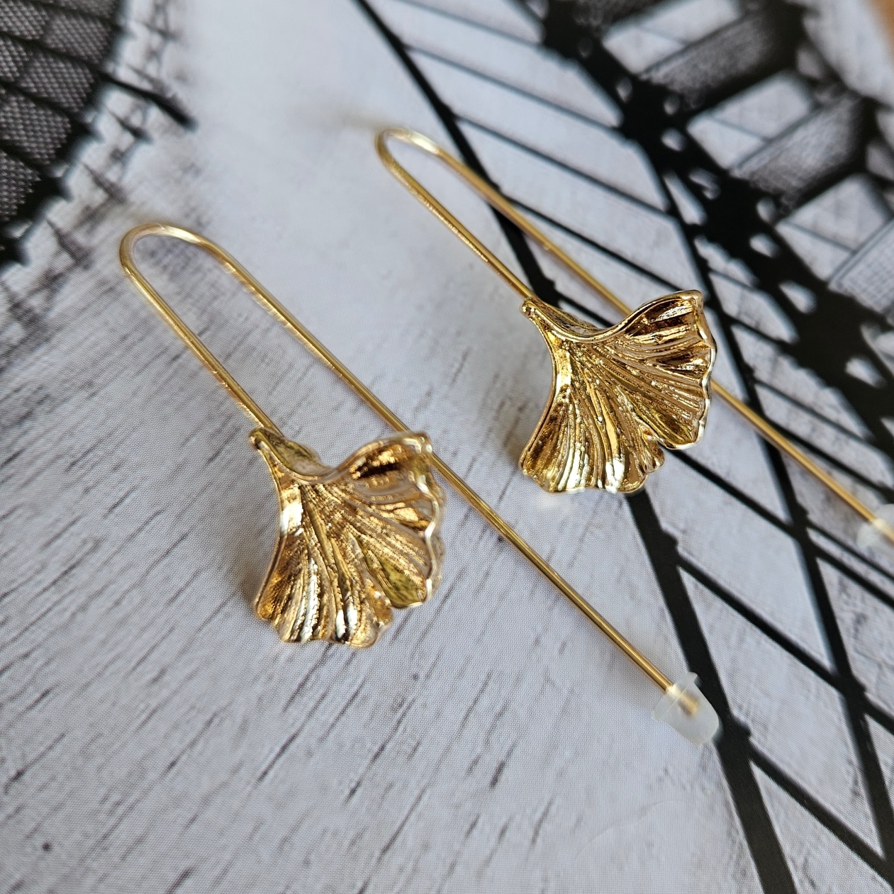 Floral gold coated tarnishproof and waterproof earrings R550